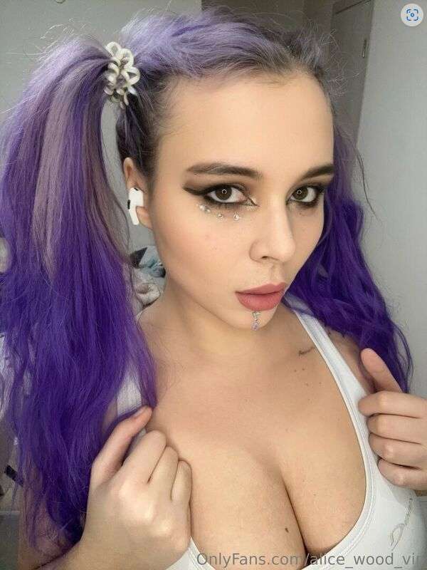 alice_wood Sexy