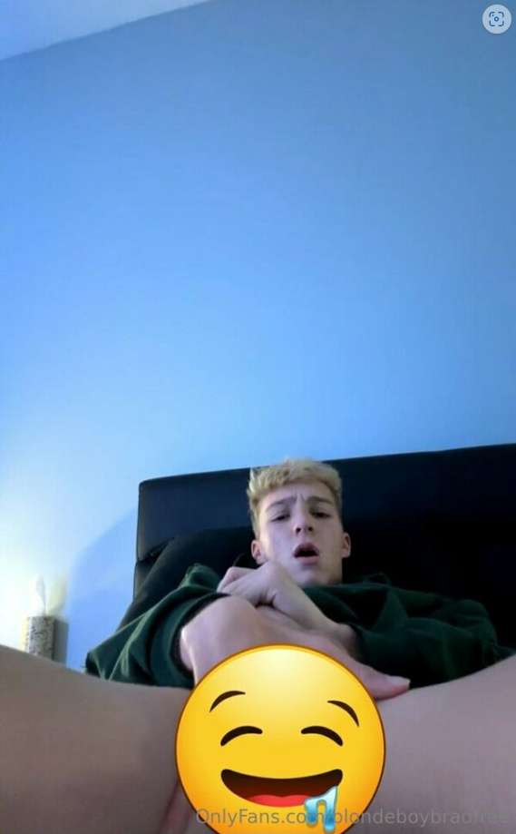 blondeboybradfree Topless