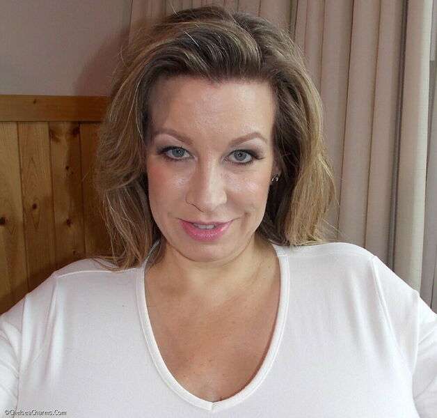 Chelsea Charms Tits Boobs