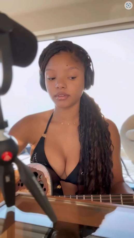 Halle Bailey Nude