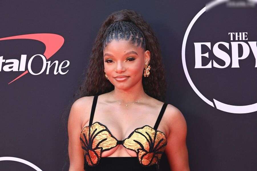 Halle Bailey Sexy