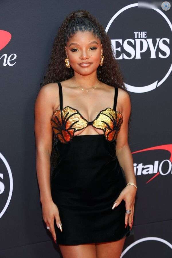 Halle Bailey OF Leak