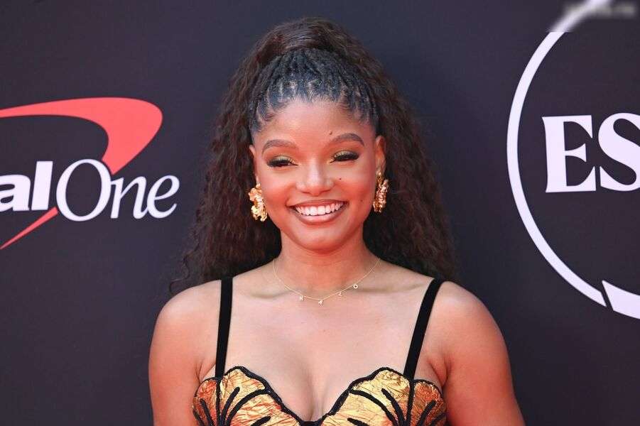 Halle Bailey Feet