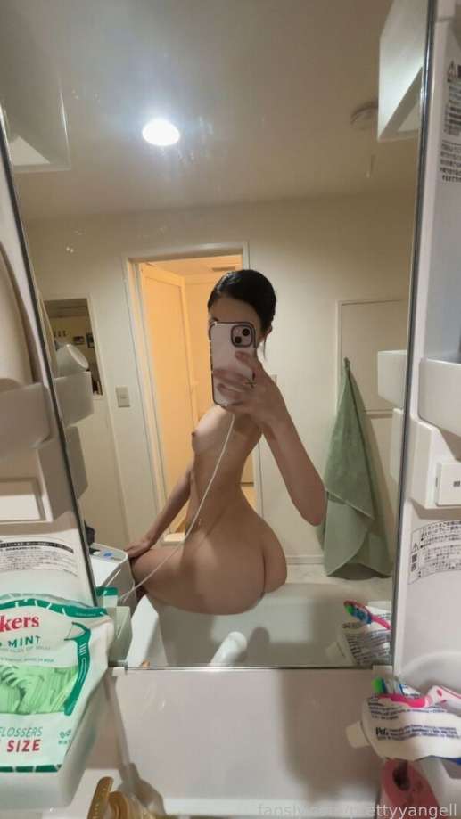 Rylrat Nude