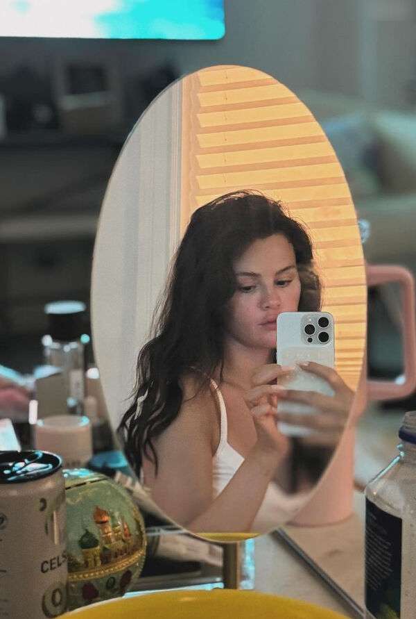 Selena Gomez Feet