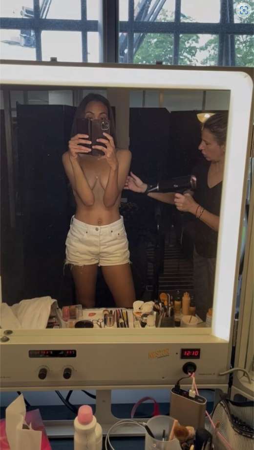 Zoe Saldana Naked